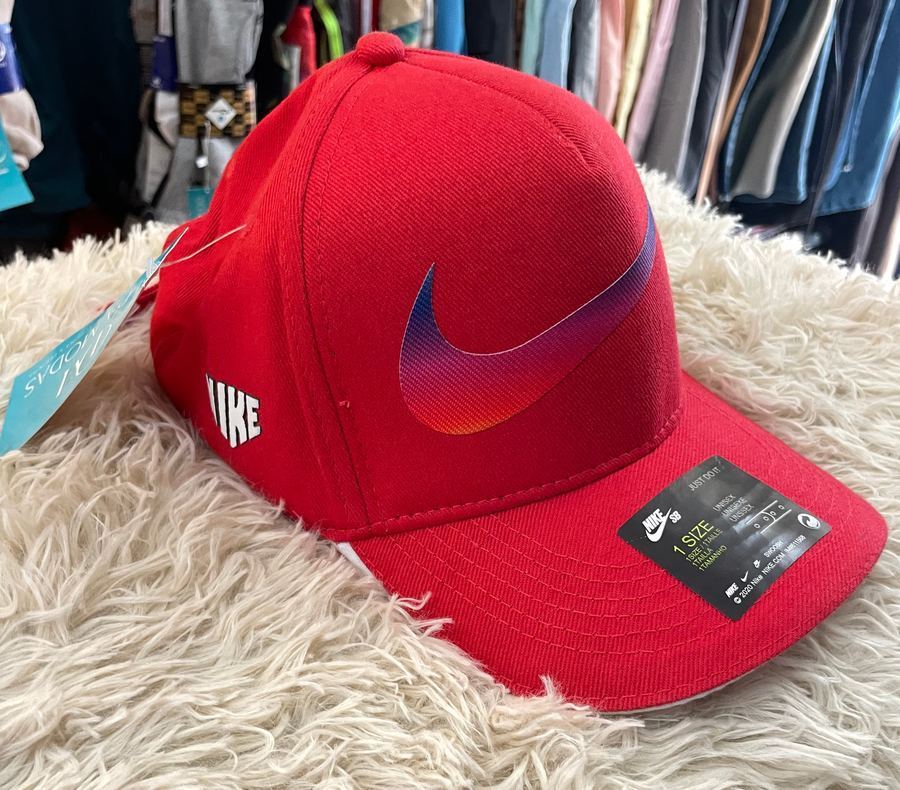 Bone Nike Vermelho