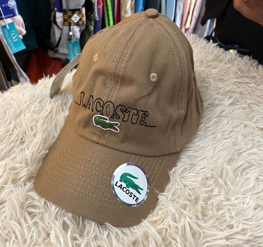 Boné Lacoste Caramelo