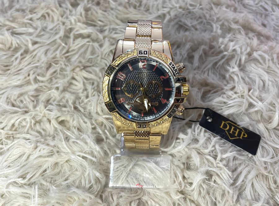 Relógio Dhp Dourado e Preto